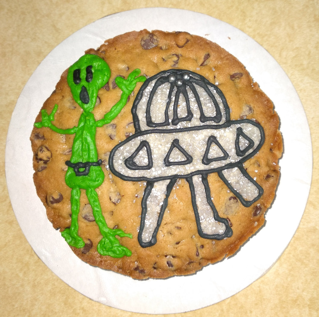 Cookie Cake- Alien and Spaceship